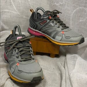 Fila technical sneaker training running shoes almost NEW JM00076-082